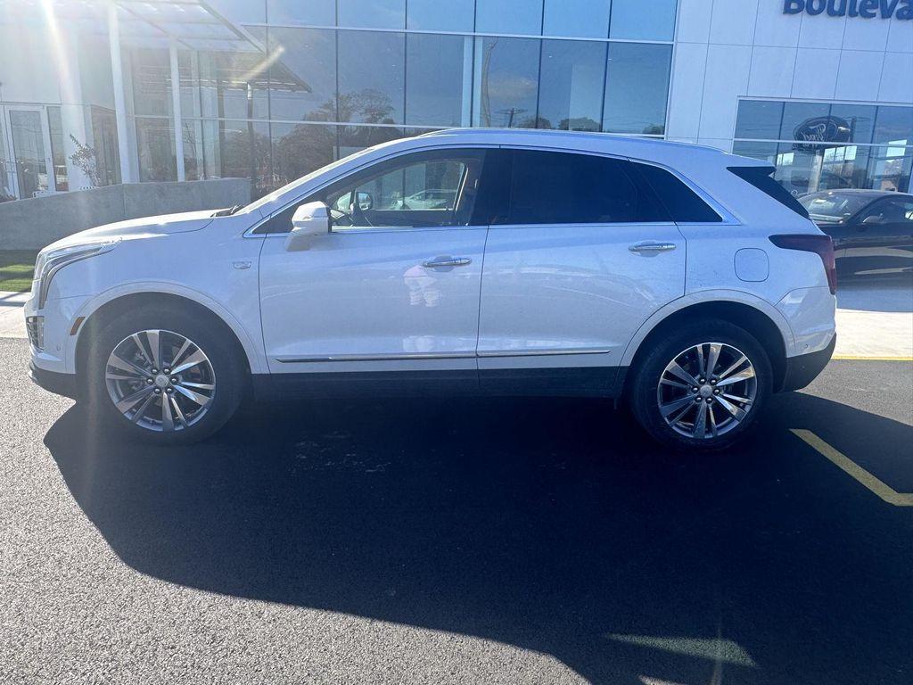 used 2022 Cadillac XT5 car, priced at $30,804