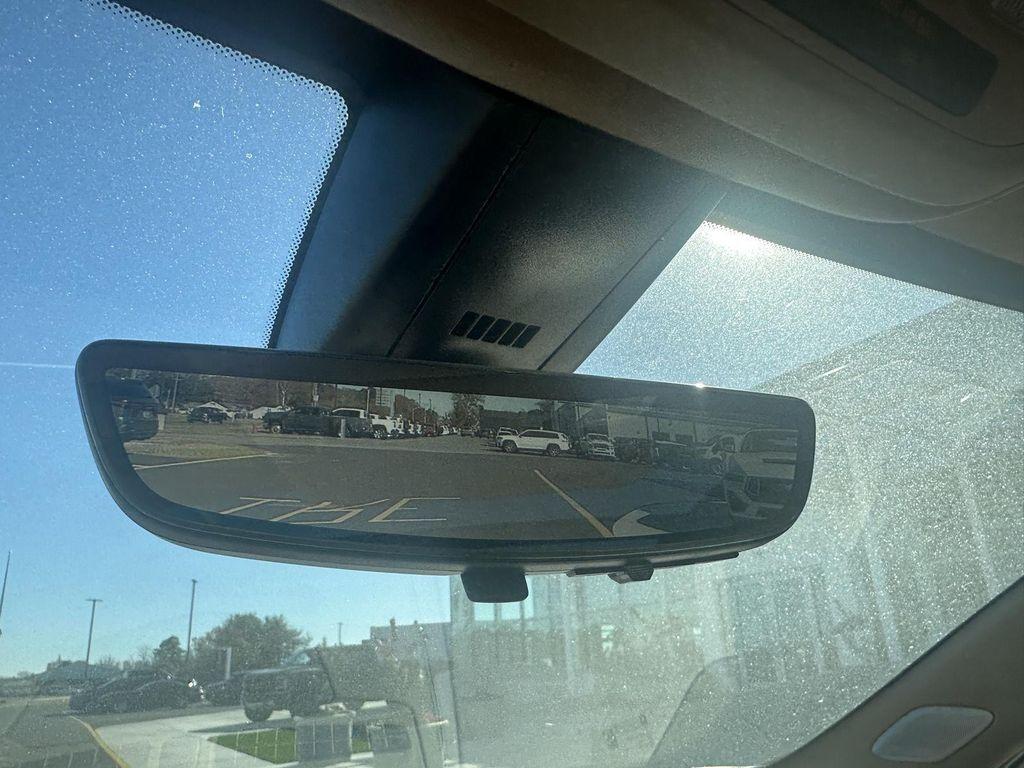 used 2022 Cadillac XT5 car, priced at $30,804