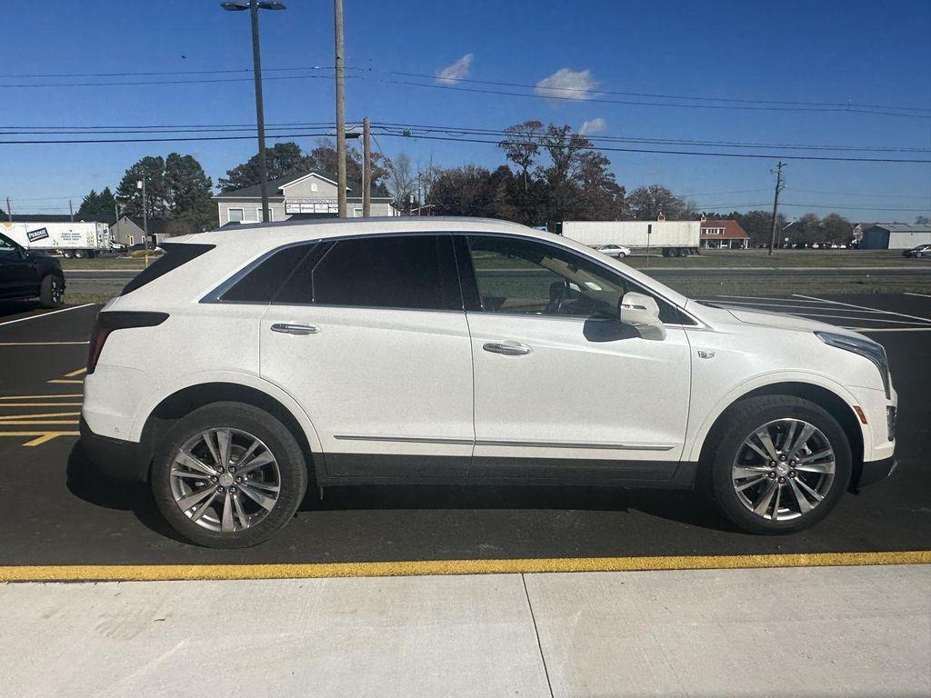 used 2022 Cadillac XT5 car, priced at $30,804