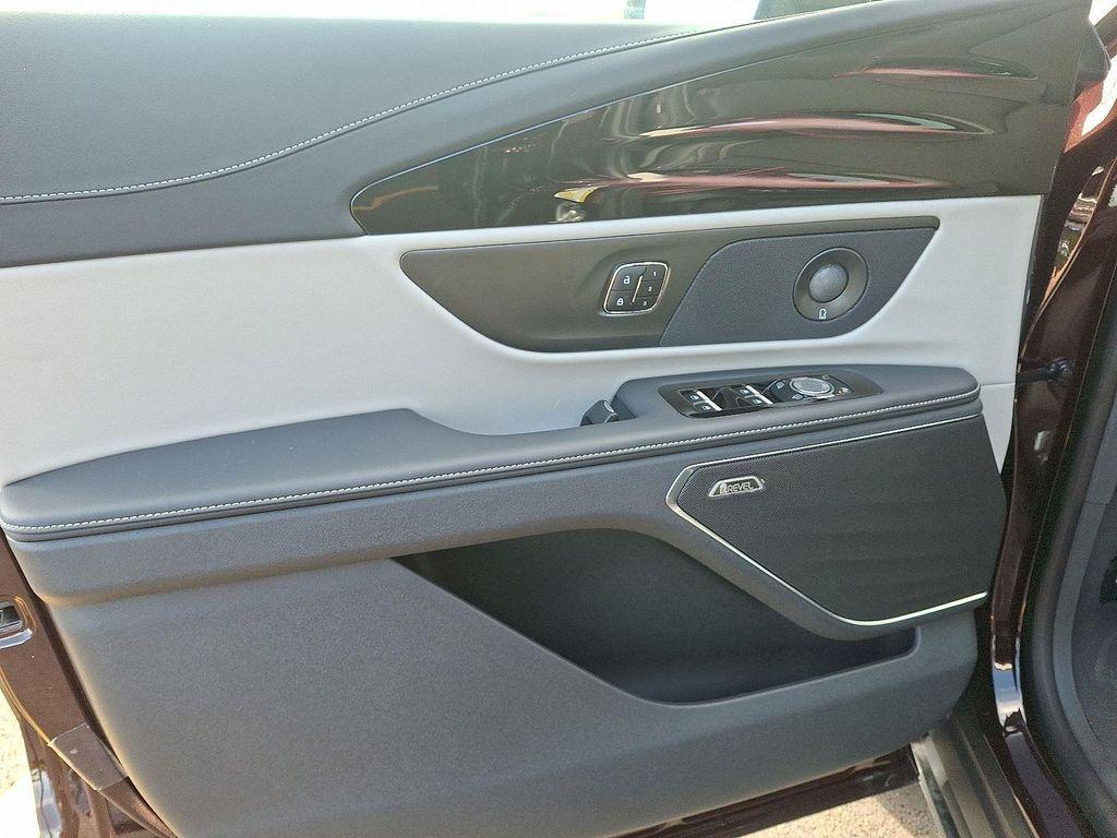 new 2025 Lincoln Nautilus car, priced at $61,267