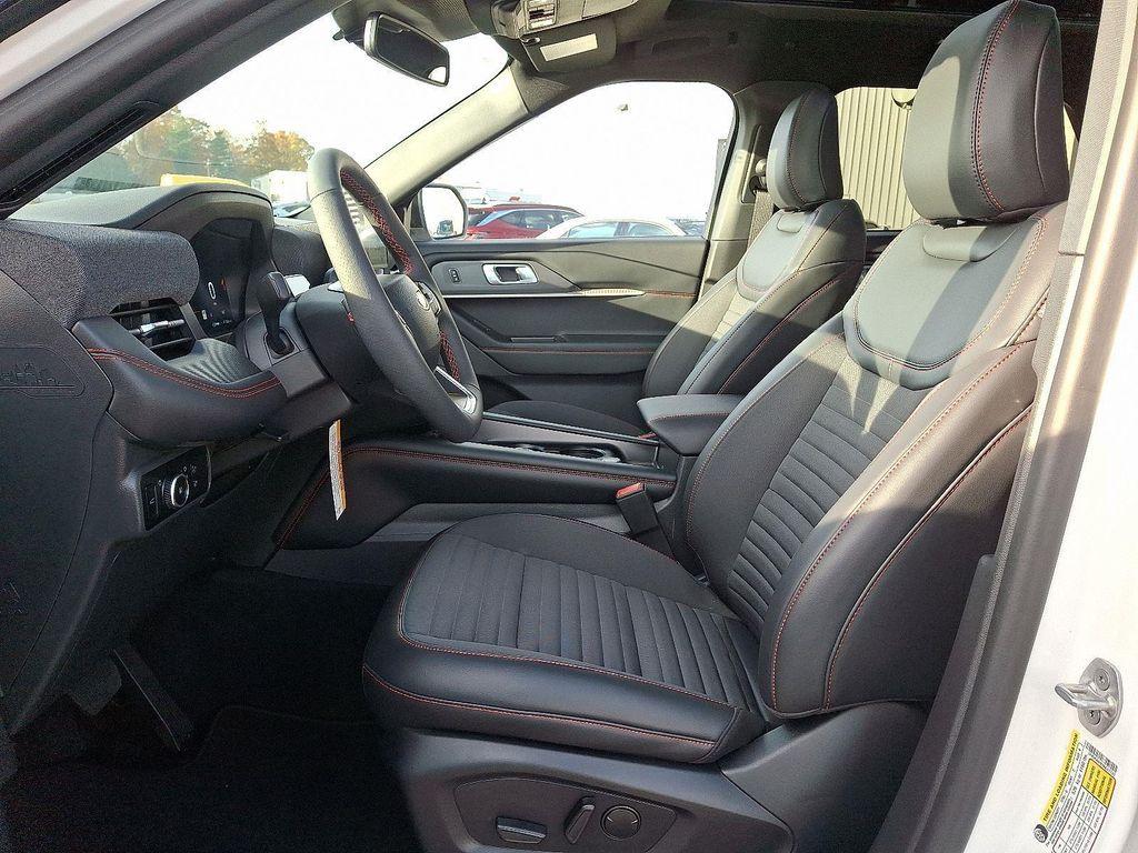 new 2025 Ford Explorer car, priced at $47,826