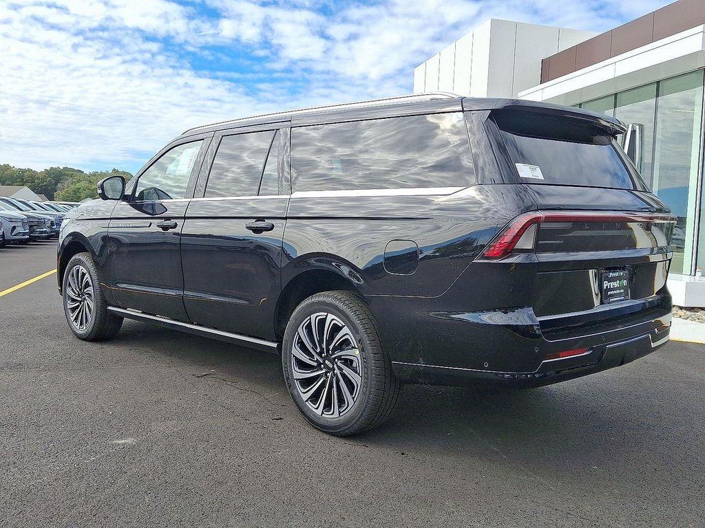 new 2025 Lincoln Navigator car, priced at $122,835