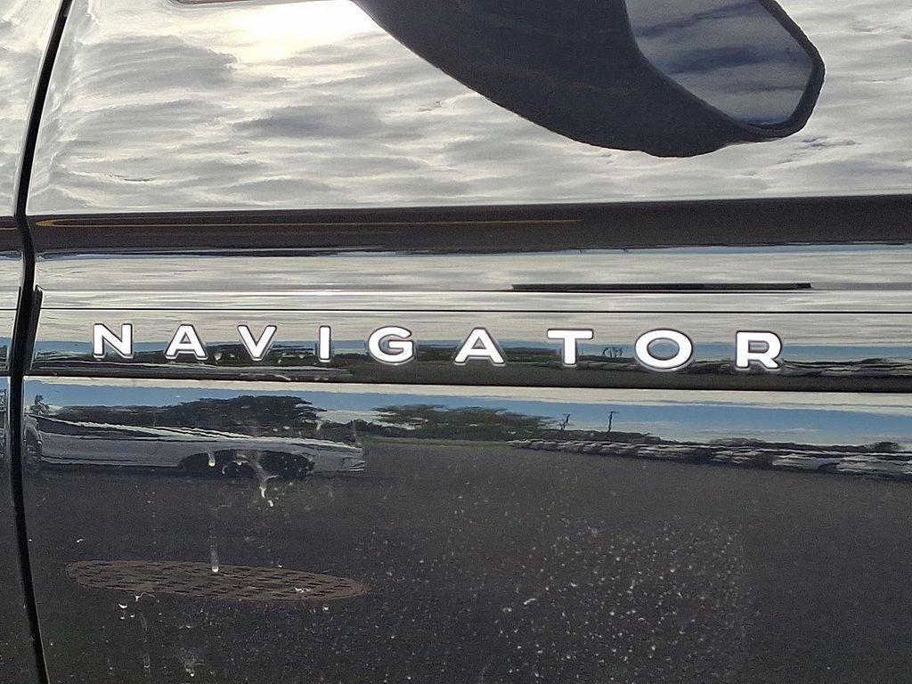 new 2025 Lincoln Navigator car, priced at $122,835