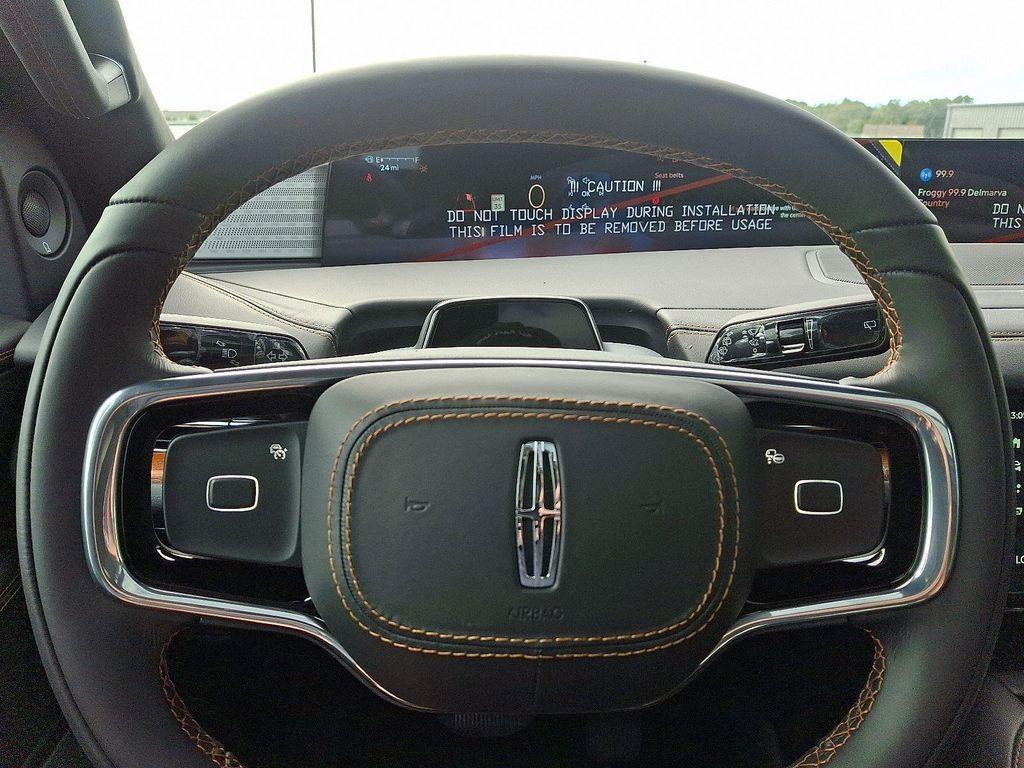 new 2025 Lincoln Navigator car, priced at $122,835