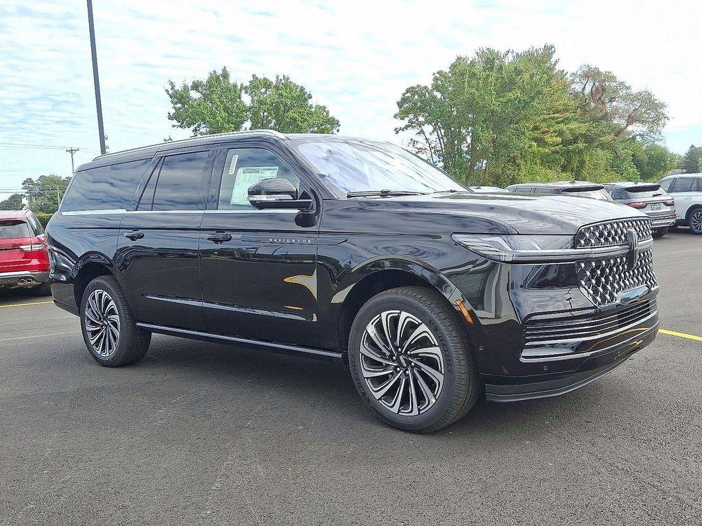 new 2025 Lincoln Navigator car, priced at $122,835