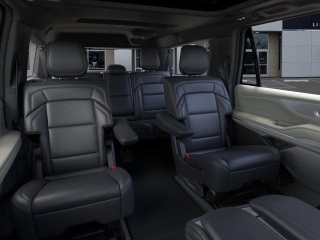 new 2025 Lincoln Navigator car, priced at $109,675