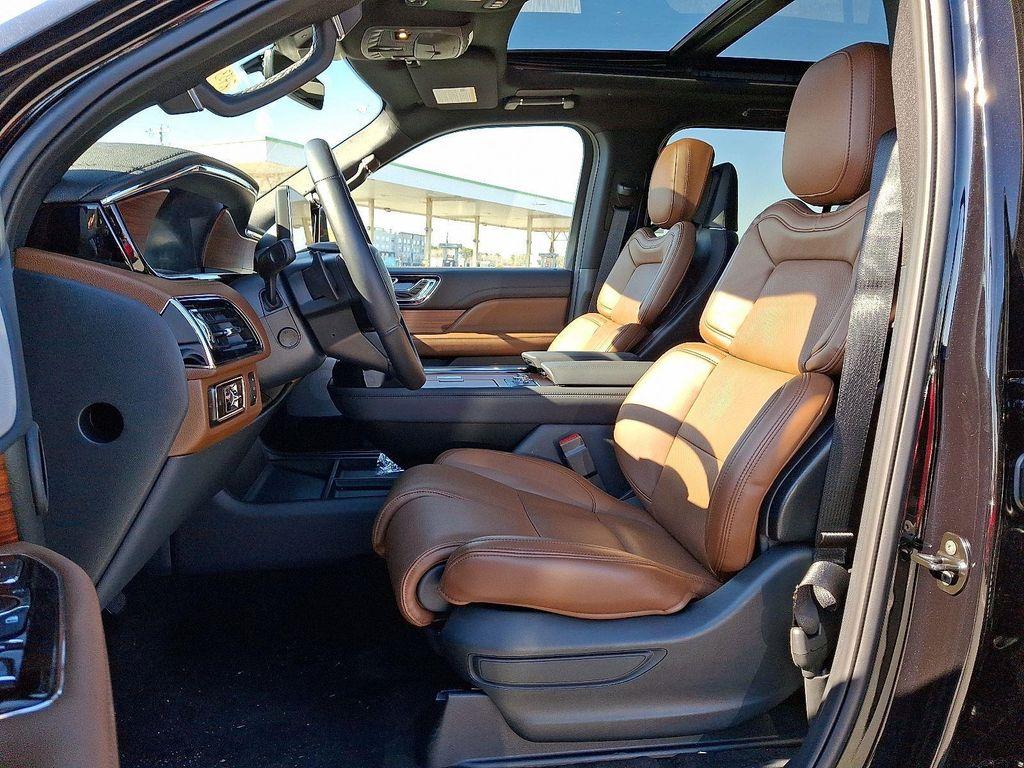 new 2024 Lincoln Navigator car, priced at $93,795