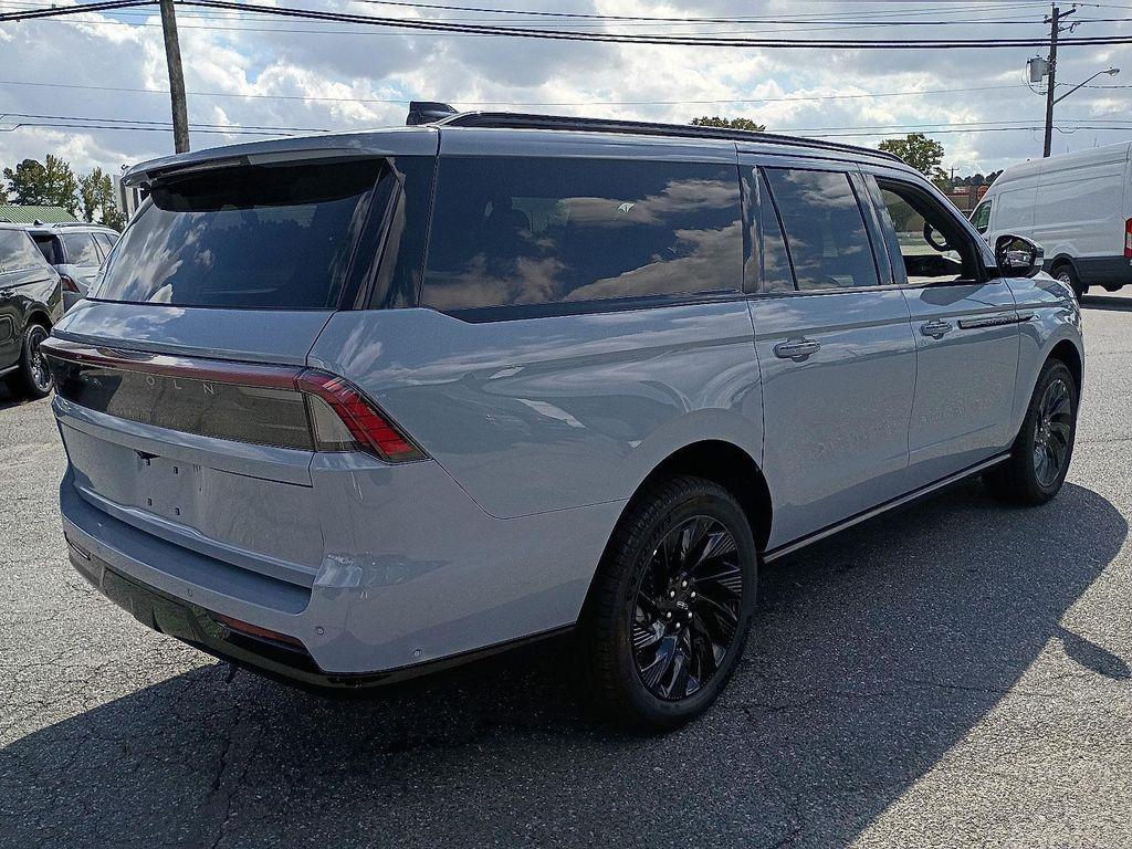 new 2025 Lincoln Navigator car, priced at $113,175