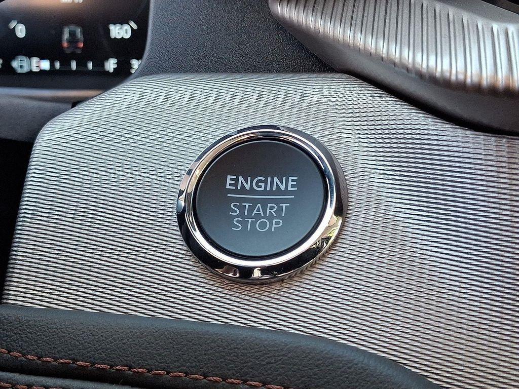 new 2025 Ford Explorer car, priced at $40,761