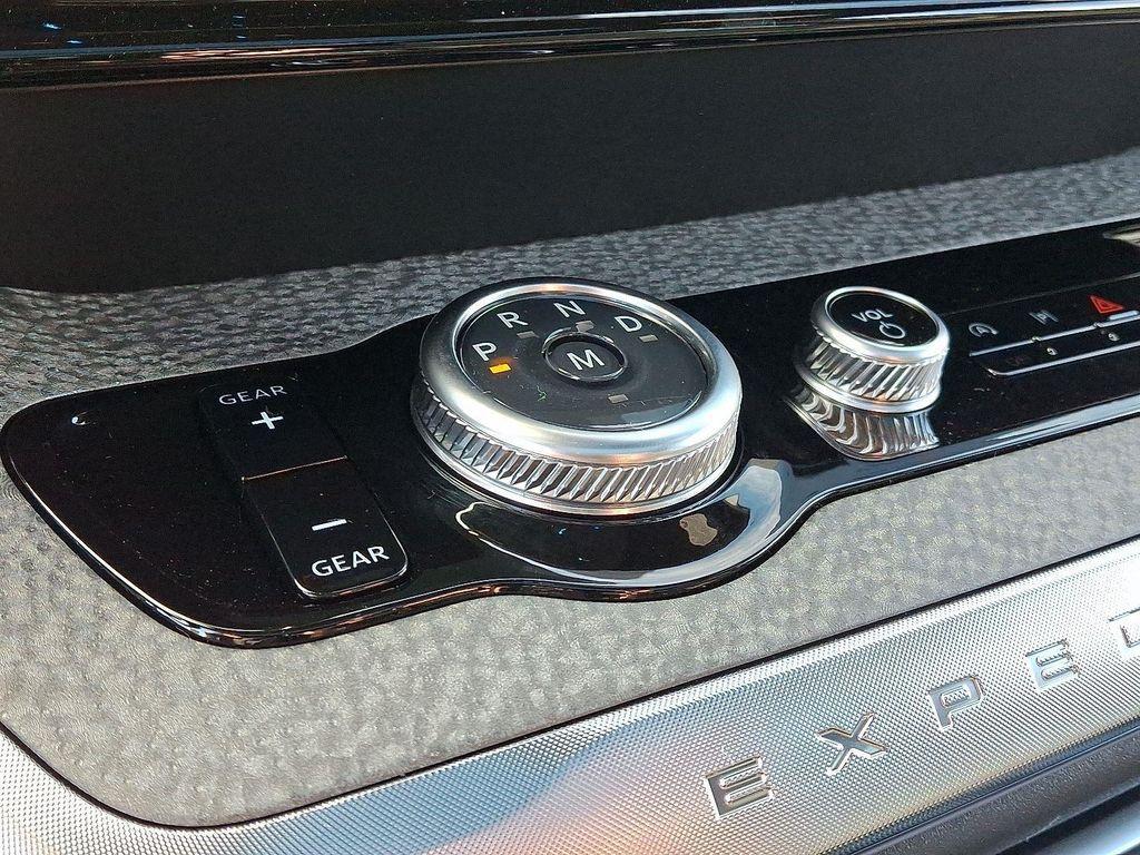 new 2025 Ford Expedition car, priced at $83,945