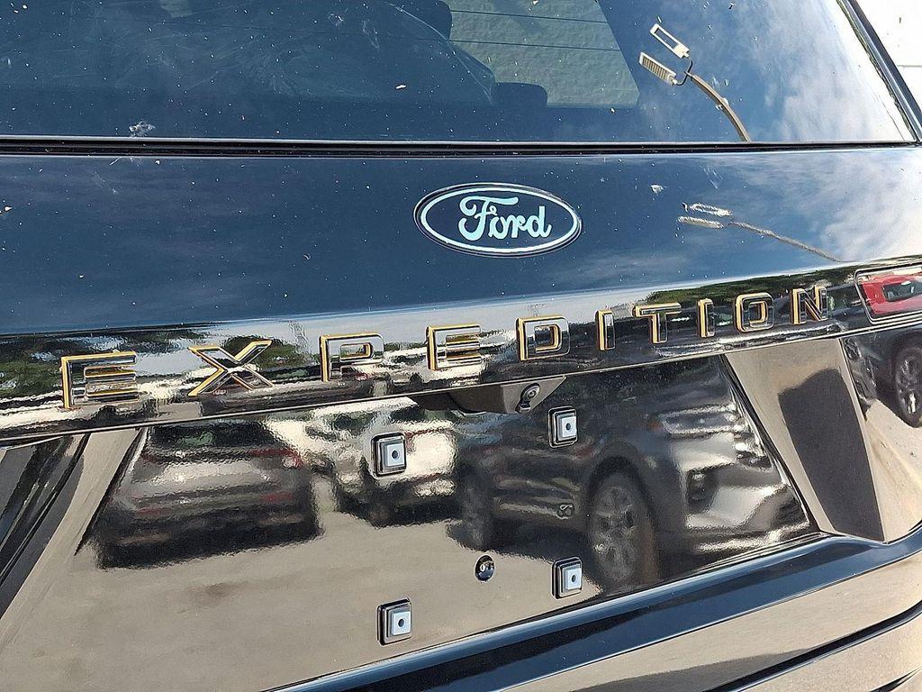 new 2025 Ford Expedition car, priced at $83,945
