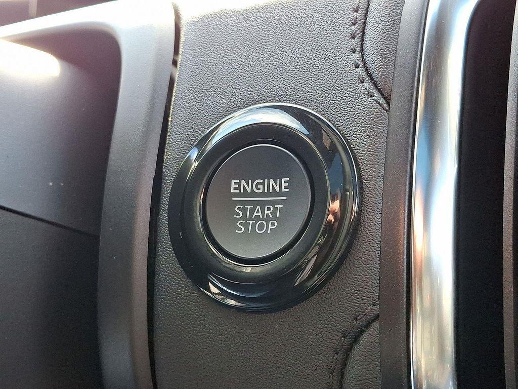 new 2025 Ford Expedition car, priced at $83,945