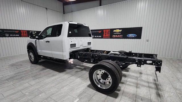 new 2025 Ford F-450 car, priced at $58,928