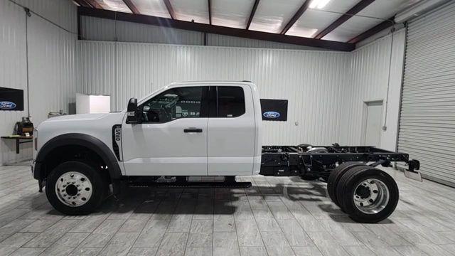 new 2025 Ford F-450 car, priced at $58,928