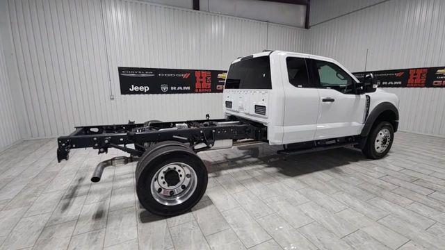new 2025 Ford F-450 car, priced at $58,928