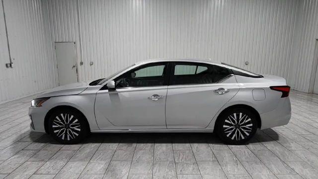 used 2023 Nissan Altima car, priced at $19,392