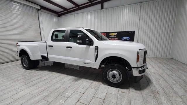 new 2025 Ford F-350 car, priced at $64,592
