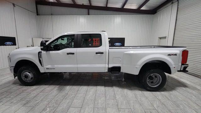 new 2025 Ford F-350 car, priced at $64,592