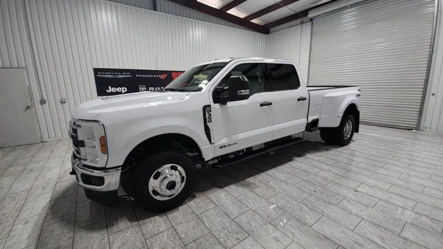 new 2025 Ford F-350 car, priced at $71,022