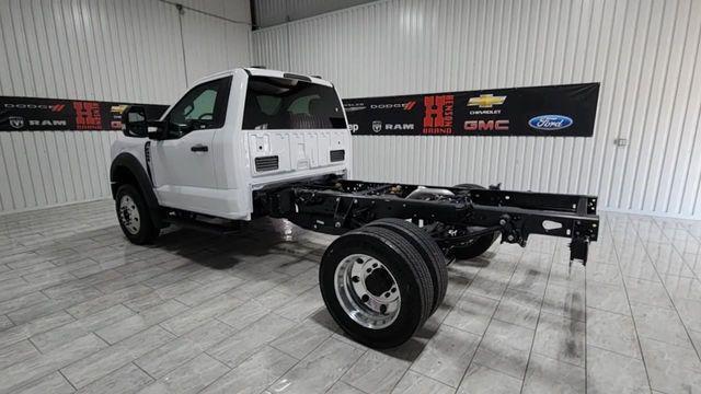 new 2025 Ford F-450 car, priced at $57,361