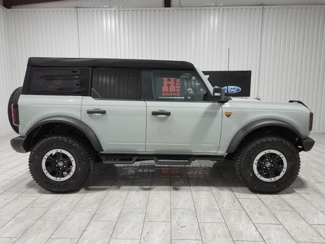 new 2024 Ford Bronco car, priced at $61,418