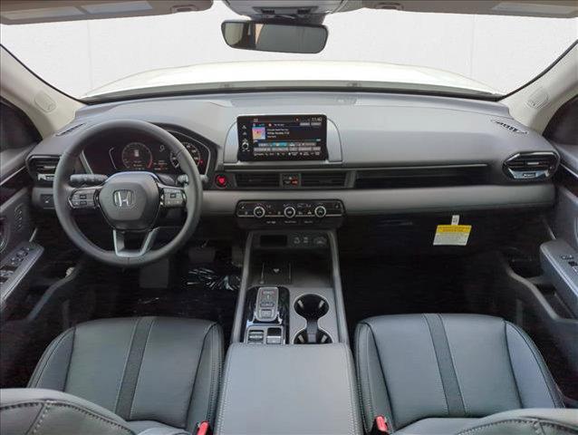 new 2025 Honda Pilot car, priced at $48,382
