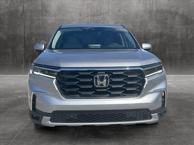 new 2025 Honda Pilot car, priced at $45,881