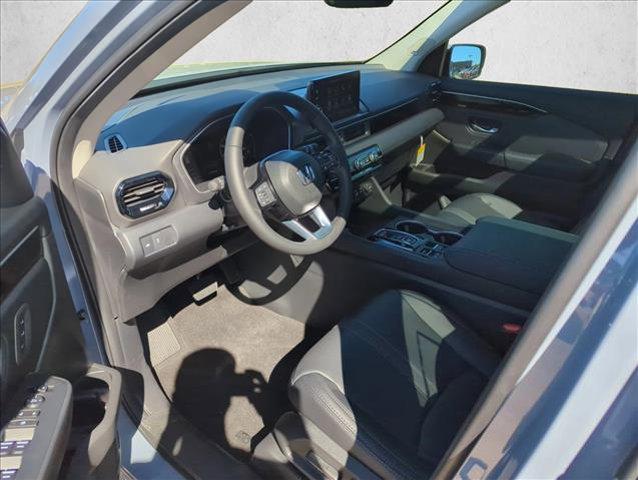 new 2025 Honda Pilot car, priced at $48,903