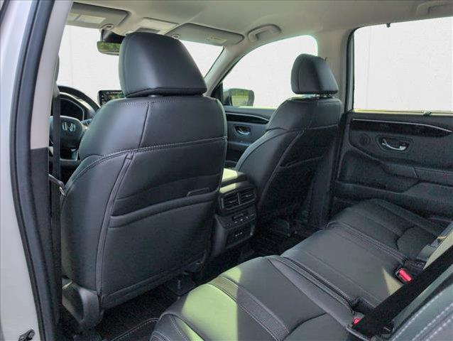 new 2025 Honda Pilot car, priced at $46,960