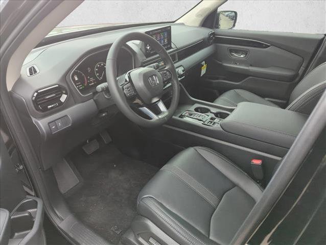 new 2025 Honda Pilot car, priced at $48,739