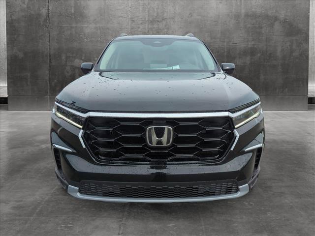 new 2025 Honda Pilot car, priced at $50,925