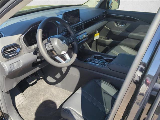 new 2025 Honda Pilot car, priced at $46,538
