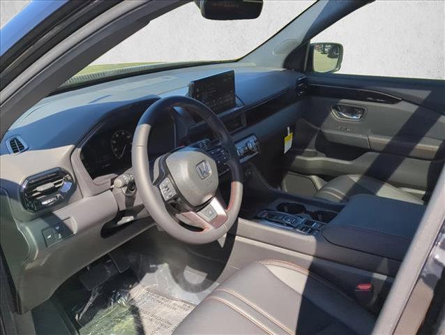 new 2025 Honda Pilot car, priced at $47,832