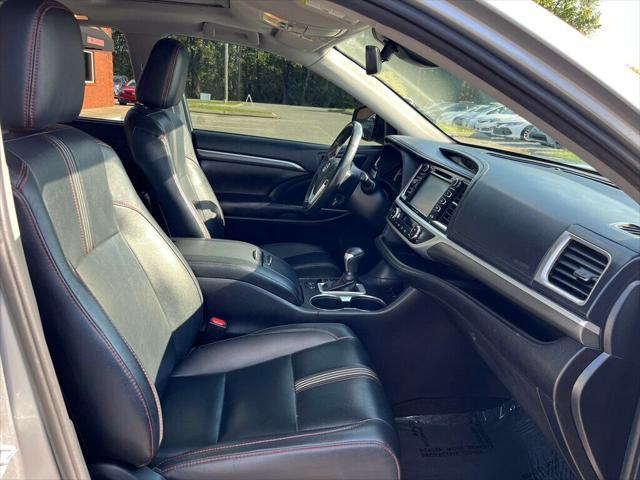 used 2019 Toyota Highlander car, priced at $25,500