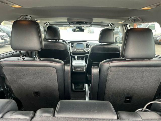 used 2019 Toyota Highlander car, priced at $23,900
