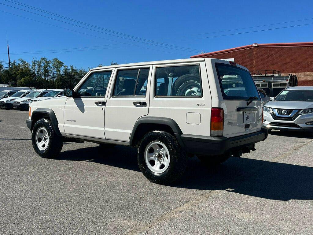 used 2000 Jeep Cherokee car, priced at $8,500