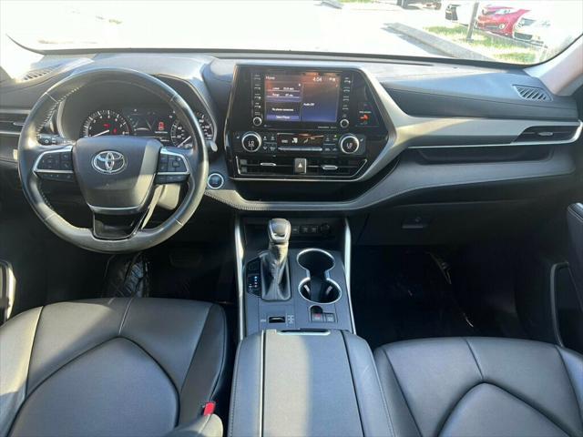 used 2020 Toyota Highlander car, priced at $27,900