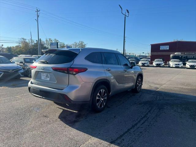 used 2020 Toyota Highlander car, priced at $27,900