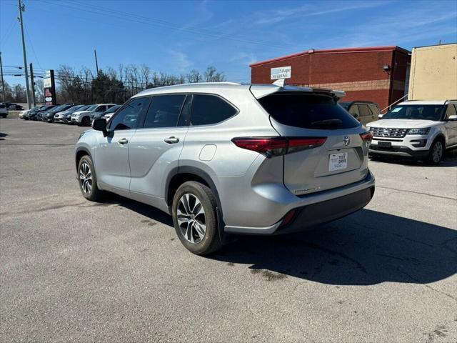 used 2020 Toyota Highlander car, priced at $27,900