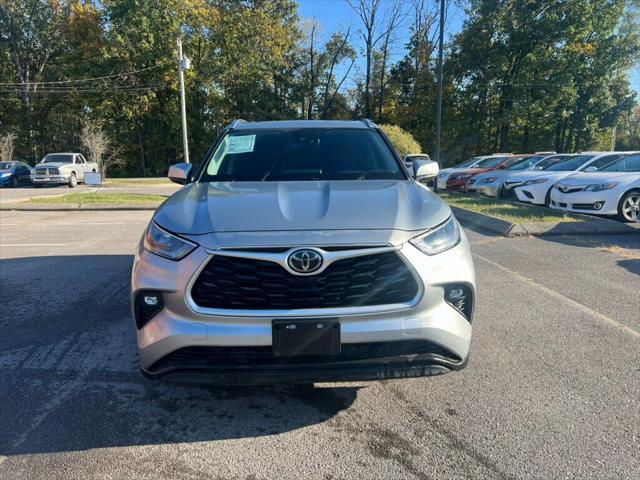 used 2020 Toyota Highlander car, priced at $27,900