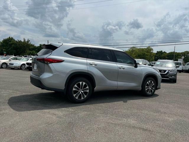 used 2020 Toyota Highlander car, priced at $27,900