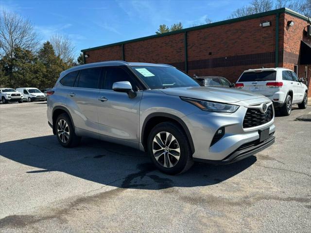 used 2020 Toyota Highlander car, priced at $27,900