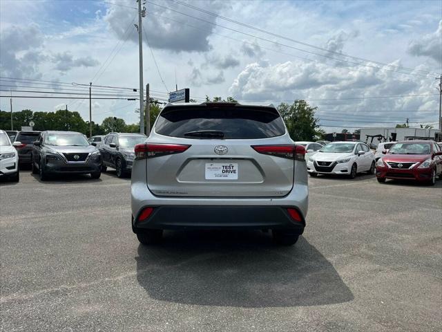 used 2020 Toyota Highlander car, priced at $27,900