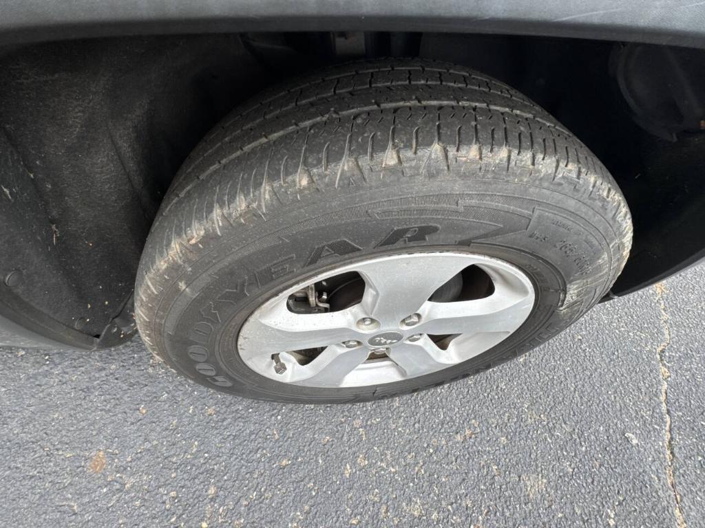 used 2011 Jeep Grand Cherokee car, priced at $5,299