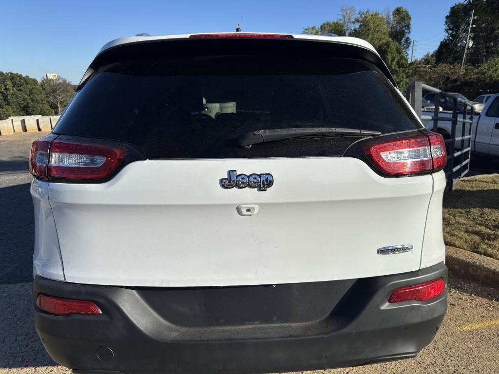 used 2014 Jeep Cherokee car, priced at $7,299