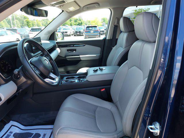 used 2025 Honda Pilot car, priced at $43,993