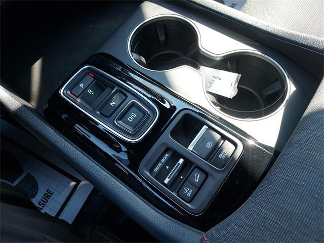 used 2025 Honda Pilot car, priced at $37,999