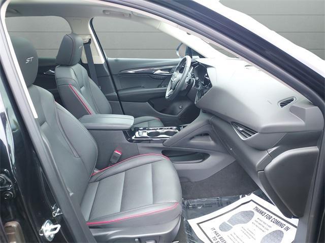 used 2023 Buick Envision car, priced at $32,389