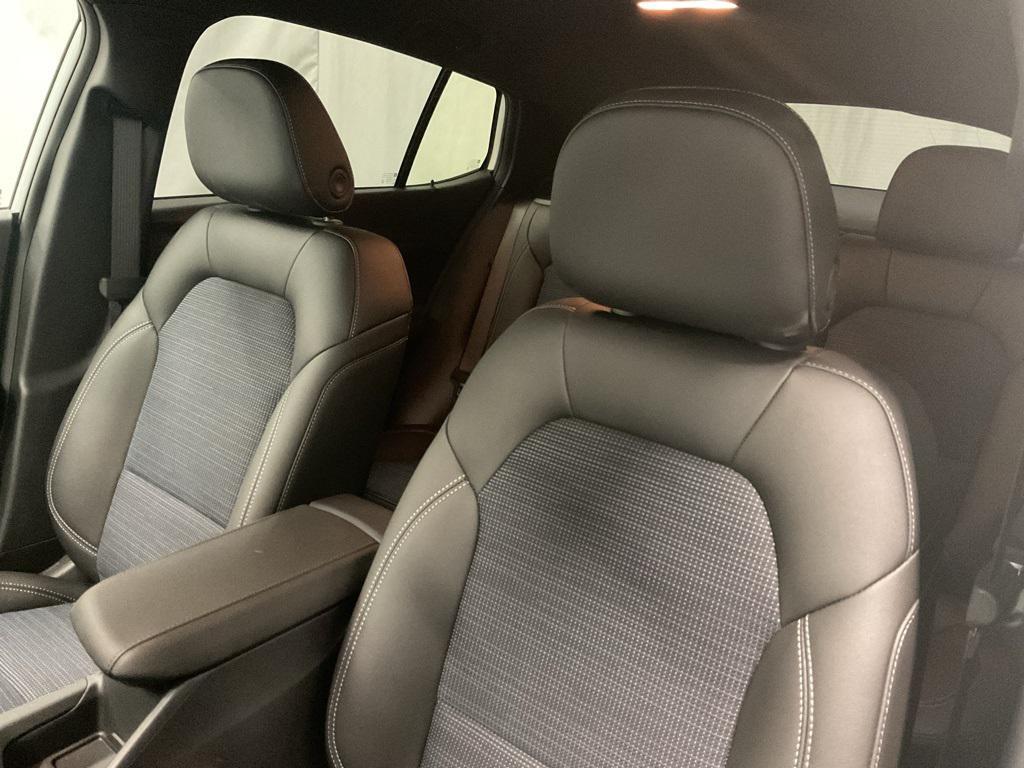 new 2025 Buick Envista car, priced at $28,995