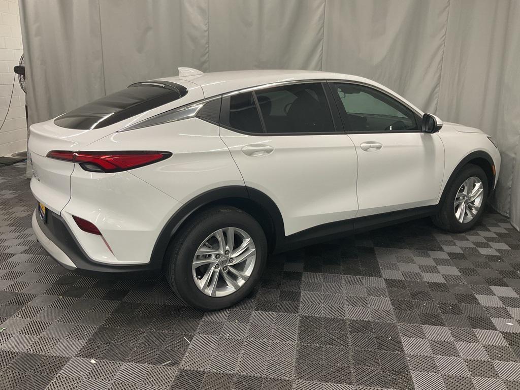 new 2025 Buick Envista car, priced at $28,995